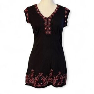 BCBG Max Azria Embroidered Boho Top M Black Pink Beaded Tunic